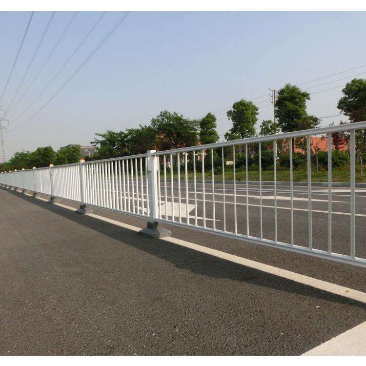 40.jpg 道路隔離護(hù)欄
