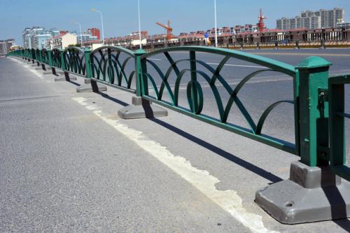 47.jpg 道路護(hù)欄